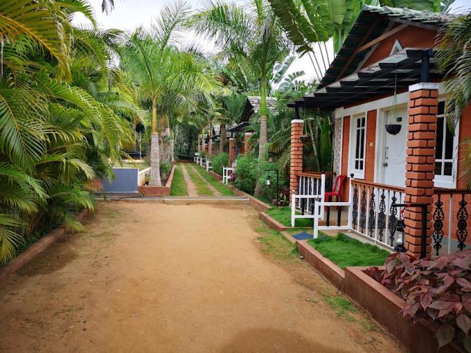 Plumeria Resort Кушалнагар Экстерьер фото